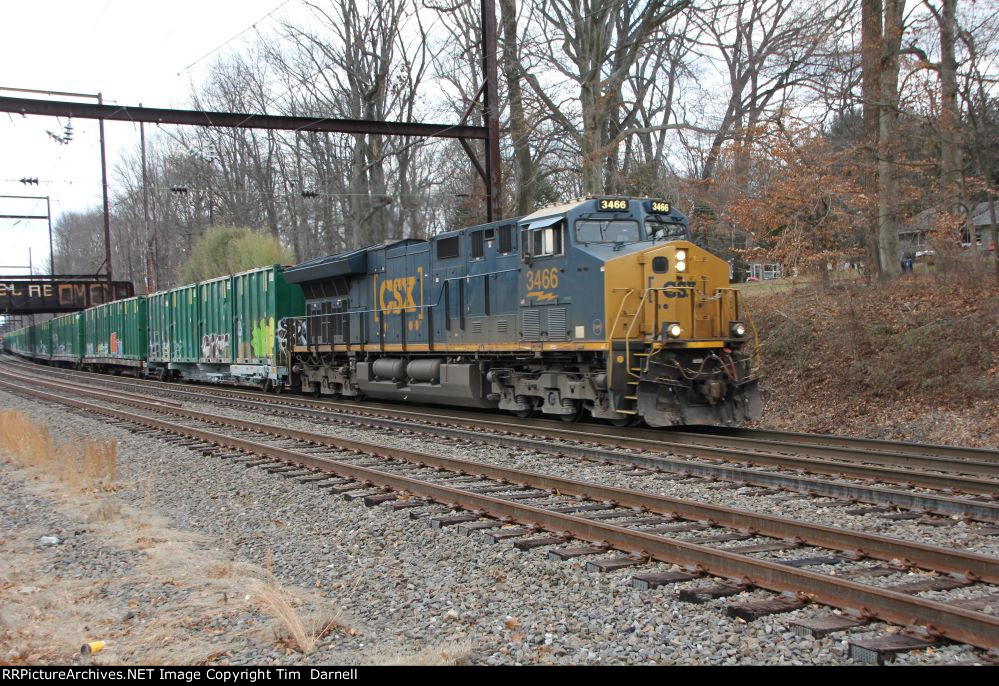 CSX 3466 leads M409